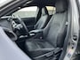 Lexus UX 250h First Edition / Navigatie / Alcantara / Camera / Parkeersensoren V+A / Climate controle /