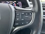Lexus UX 250h First Edition / Navigatie / Alcantara / Camera / Parkeersensoren V+A / Climate controle / **
