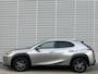 Lexus UX 250h First Edition / Navigatie / Alcantara / Camera / Parkeersensoren V+A / Climate controle / **