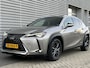 Lexus UX 250h First Edition / Navigatie / Alcantara / Camera / Parkeersensoren V+A / Climate controle / **