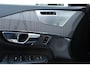 Volvo XC90 T8 AWD Ultra Dark | Verwarmde, Geventileerde en Masserende Voorstoelen | Luchtvering | Panoramisch Schuif-/Kanteldak | Semi-Elektrische Trekhaak | 360º Camera | Gelamineerd en Getint Glas Achter| Bowers & Wilkins |