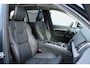 Volvo XC90 T8 AWD Ultra Dark | Verwarmde, Geventileerde en Masserende Voorstoelen | Luchtvering | Panoramisch Schuif-/Kanteldak | Semi-Elektrische Trekhaak | 360º Camera | Gelamineerd en Getint Glas Achter| Bowers & Wilkins |
