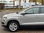 Skoda Karoq 1.0 TSI Pano Navi Apple CarPlay Cruise Nardogrey Boekjes Dealeronderhouden Nieuwe APK
