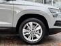 Skoda Karoq 1.0 TSI Pano Navi Apple CarPlay Cruise Nardogrey Boekjes Dealeronderhouden Nieuwe APK
