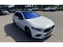 Mercedes-Benz A-klasse 250 e Business Solution AMG Limited Uniek! | Complete AMG Styling | Panorama Dak | Elek. Stoelen met Geheugen en verwarmd | Camera | Cruise | Climate | AMG-styling | Achteruitrijcamera | Cruise control adaptief met Stop&Go en stuurhulp