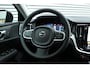 Volvo V60 T6 Plug-in hybrid AWD Essential | Stuurverwarming | Stoelverwarming | Achterbankverwarming | Adaptieve Cruise Control | Pilot Assist | BLIS | Lederen Bekleding | 19 Inch Lichtmetalen Velgen | Google Services |
