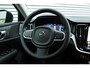 Volvo V60 T6 Plug-in hybrid AWD Essential | Stuurverwarming | Stoelverwarming | Achterbankverwarming | Adaptieve Cruise Control | Pilot Assist | BLIS | Lederen Bekleding | 19 Inch Lichtmetalen Velgen | Google Services |