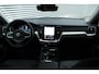 Volvo V60 T6 Plug-in hybrid AWD Essential | Stuurverwarming | Stoelverwarming | Achterbankverwarming | Adaptieve Cruise Control | Pilot Assist | BLIS | Lederen Bekleding | 19 Inch Lichtmetalen Velgen | Google Services |