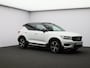 Volvo XC40 T3 Automaat R-Design / Trekhaak / Pan. dak / 360 camera/ Ext. styling / Privacy glass / CarPlay