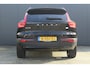 Volvo XC40 1.5 T4 Recharge R-Design | Incl. 12 maanden garantie | Harman/Kardon audio | Schuif/kantel dak | Apple carplay/Android auto | Stuurwiel verwarming | Voorstoelen verwarmd | DAB | Navigatie | Lichtmetalen velgen | Climate control | Zwart dakhemel