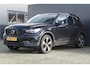 Volvo XC40 1.5 T4 Recharge R-Design | Incl. 12 maanden garantie | Harman/Kardon audio | Schuif/kantel dak | Apple carplay/Android auto | Stuurwiel verwarming | Voorstoelen verwarmd | DAB | Navigatie | Lichtmetalen velgen | Climate control | Zwart dakhemel