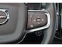 Volvo XC40 T2 Momentum - AUTOMAAT - Sensus Navigatie - LED-koplampen - Cruise Control - Climate control - Parkeersensoren achter - 19' LMV