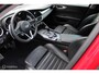Alfa Romeo Giulia 2.0T 310PK Squadra Super Pack Veloce, F1 Schakelflippers, Sportstoelen, Leer, 19 Inch QV Velgen, Sportuitlaat Systeem, Donker glas, Stoel-stuurverwarming, Navi