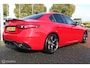 Alfa Romeo Giulia 2.0T 310PK Squadra Super Pack Veloce, F1 Schakelflippers, Sportstoelen, Leer, 19 Inch QV Velgen, Sportuitlaat Systeem, Donker glas, Stoel-stuurverwarming, Navi