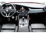 Alfa Romeo Giulia 2.0T 310PK Squadra Super Pack Veloce, F1 Schakelflippers, Sportstoelen, Leer, 19 Inch QV Velgen, Sportuitlaat Systeem, Donker glas, Stoel-stuurverwarming, Navi
