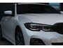BMW 3-Serie Touring 330e M Sport | 18" L.M.| Keyless | Camera | Elektrische Achterklep | Stoelverwarming | Mineral-weiss