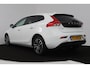 Volvo V40 1.5 T2 Nordic+ (TREKHAAK, AUTOMAAT, STOELVERWARMING, NAVIGATIE, CRUISE CONTROL, PARKEERSENSOREN)
