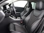 BMW 3-Serie 330e Sport Line | Adaptive cruise | Stoelverwarming | Sportstoelen | Carplay | Sfeerverlichting | Live Cockpit | Navigatie | Half leder | DAB | Climate control | PHEV | Plug In