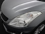 Suzuki Swift 1.2 Dynamic Airco, Boordcomputer, Brake assist system, Cruise control, Hill hold functie, Elek. remkrachtverdeling, stuur multifunctioneel, voorstoelen verwarmd automaat 4-deurs hoge instap nap pas, Deze Swift biedt alles wat je zoekt in een compacte auto: een frisse uitstraling, fijne zitpositie en een heerlijk soepele automaat. De betrouwbare 1.2-l