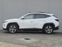 Hyundai Tucson 1.6 T-GDI PHEV Plug-in Premium Sky 4WD Automaat / elektrisch glazen panorama-dak / Trekgewicht 1350 kg / Stuur-, Stoel en Achterbank verwarming / Elektrische achterklep / Adaptief CC / Rondomzicht camera /