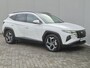 Hyundai Tucson 1.6 T-GDI PHEV Plug-in Premium Sky 4WD Automaat / elektrisch glazen panorama-dak / Trekgewicht 1350 kg / Stuur-, Stoel en Achterbank verwarming / Elektrische achterklep / Adaptief CC / Rondomzicht camera /