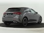 Mercedes-Benz A-klasse 250 e AMG Line | Nightpakket | Premium Pack | Extra USB-poorten | KEYLESS GO | Dodehoekassistent | Sfeerverlichting | Verwarmde stoelen vooraan | Parkeerpakket met achteruitrijcamera |