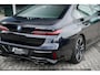 BMW 7-Serie M760e xDrive | Executive Lounge | Glazen panoramdak Sky Lounge |  Bowers & Wilkins Diamond Surround Sound System |  Innovation Pack | Trekhaak | Driving Assistant Professional |  Adaptief onderstel met luchtvering |