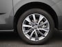 Volkswagen Multivan 1.4 eHybrid L2H1 Life | 18 inch velgen | Stoelverwarming voor | Achteruitrijcamera | Trekhaak | Schuifdeur links en rechts |