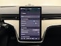 Volvo EX90 Twin Motor Ultra 7p. 111 kWh / Mullbery Red / Luchtvering / Pilot Assist Pack / Bowers en Wilkins audio / Trekhaak / Woolblend /