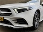 Mercedes-Benz A-klasse 250e Business Solution AMG Limited | Panoramadak | Navigatie | Sfeerverlichting | Stoelverwarming | Elektrische verstelbare sportstoelen memory | Navigatie | Camera | Afneembare trekhaak | Cruise control | Lane assist | LED | DAB | Volledig onderhouden