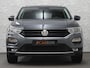 Volkswagen T-Roc 1.5 TSI | ACC | Origineel NL | BOVAG Garantie | Trekhaak | Camera | Lane Assist | Groot Navi | Carplay | Climate Control | Getint Glas | 17'' |