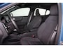 Volvo C40 Recharge Core 69 kWh - Panoramadak - Parkeercamera achter - Parkeersensoren voor & achter - Draadloze tel. lader - High Performance audio - Cruise control - Elektr. inklapbare trekhaak - 19' LMV