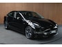 Tesla Model 3 RWD Autopilot ACC Stuurverwarm. PDC Leer Navi Panoramadak 360° Elektr. achterklep Stoelverwarming voor & achter Climate voor & achter LM velgen BTW auto! Nieuw!
