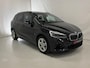 BMW 2-Serie Active Tourer 225XE M-sport Shadowline Navigatie Panoramadak HarmanKardon Camera Drive-assist-plus Leer Apple Carplay Keyless 17inch