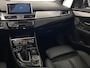 BMW 2-Serie Active Tourer 225XE M-sport Shadowline Navigatie Panoramadak HarmanKardon Camera Drive-assist-plus Leer Apple Carplay Keyless 17inch