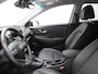 Hyundai Kona 1.6 GDI HEV Premium AUTOMAAT / Dealeronderhouden / Afneembare Trekhaak / 1300kg Trekgewicht / Stoelventilatie / Adaptieve Cruise Control / HUD / 18" LMV / Lederen bekleding /