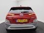 Hyundai Kona 1.6 GDI HEV Premium AUTOMAAT / Dealeronderhouden / Afneembare Trekhaak / 1300kg Trekgewicht / Stoelventilatie / Adaptieve Cruise Control / HUD / 18" LMV / Lederen bekleding /