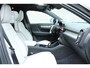 Volvo EX40 Single Motor Extended Range Ultra 82 kWh | | Lichtmetalen Velgen 5-Spaaks 19" | Dawn Fusion Microtech/Textiel Bekleding | Rondomzicht Camera | Voorstoelen & Stuurwiel Verwarmd | Verwarmbare Achterbank | Extra Getint Glas | Geluidsinstalatie Harman/ Kardon | Elektrische Stoelen Met Geheugen | Warmtepomp