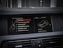 BMW 5-Serie Touring 520i M-Sport | PANO | TREKHAAK | HEAD UP DISPLAY | CARBONSCHWARZ METTALIC | LEDER | XENON