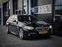 BMW 5-Serie Touring 520i M-Sport | PANO | TREKHAAK | HEAD UP DISPLAY | CARBONSCHWARZ METTALIC | LEDER | XENON