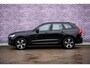 Volvo XC60 2.0 T6 Plug-in hybrid AWD Plus Dark | Adaptieve cruise control | Trekhaak | Stoel- en stuurverwarming | BLIS | Panorama dak |Schuif/kanteldak | Elektrisch verstelbare voorstoelen met geheugen |