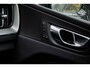 Volvo XC60 2.0 T6 Plug-in hybrid AWD Plus Dark | Adaptieve cruise control | Trekhaak | Stoel- en stuurverwarming | BLIS | Panorama dak |Schuif/kanteldak | Elektrisch verstelbare voorstoelen met geheugen |