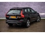 Volvo XC60 2.0 T6 Plug-in hybrid AWD Plus Dark | Adaptieve cruise control | Trekhaak | Stoel- en stuurverwarming | BLIS | Panorama dak |Schuif/kanteldak | Elektrisch verstelbare voorstoelen met geheugen |