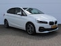 BMW 2-Serie Active Tourer 220i High Executive Edition AUTOMAAT / Trek gw 1500 / Lederen Bekleding / Navigatie / Elektrisch Schuif-/Kanteldak / Elektrisch Bedienbare Achterklep / Head-Up Display /