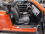 Volkswagen Beetle Cabriolet 1.2 TSI Club Xenon Fender Airco-ecc Navigatie App Connect Stoelverwarming PDC Boekjes Lage km.stand 18 inch Twister velgen Habanero Oranje metallic Zeer nette staat