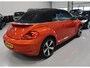 Volkswagen Beetle Cabriolet 1.2 TSI Club Xenon Fender Airco-ecc Navigatie App Connect Stoelverwarming PDC Boekjes Lage km.stand 18 inch Twister velgen Habanero Oranje metallic Zeer nette staat