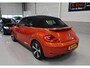 Volkswagen Beetle Cabriolet 1.2 TSI Club Xenon Fender Airco-ecc Navigatie App Connect Stoelverwarming PDC Boekjes Lage km.stand 18 inch Twister velgen Habanero Oranje metallic Zeer nette staat