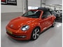 Volkswagen Beetle Cabriolet 1.2 TSI Club Xenon Fender Airco-ecc Navigatie App Connect Stoelverwarming PDC Boekjes Lage km.stand 18 inch Twister velgen Habanero Oranje metallic Zeer nette staat