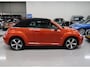 Volkswagen Beetle Cabriolet 1.2 TSI Club Xenon Fender Airco-ecc Navigatie App Connect Stoelverwarming PDC Boekjes Lage km.stand 18 inch Twister velgen Habanero Oranje metallic Zeer nette staat