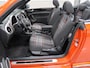 Volkswagen Beetle Cabriolet 1.2 TSI Club Xenon Fender Airco-ecc Navigatie App Connect Stoelverwarming PDC Boekjes Lage km.stand 18 inch Twister velgen Habanero Oranje metallic Zeer nette staat